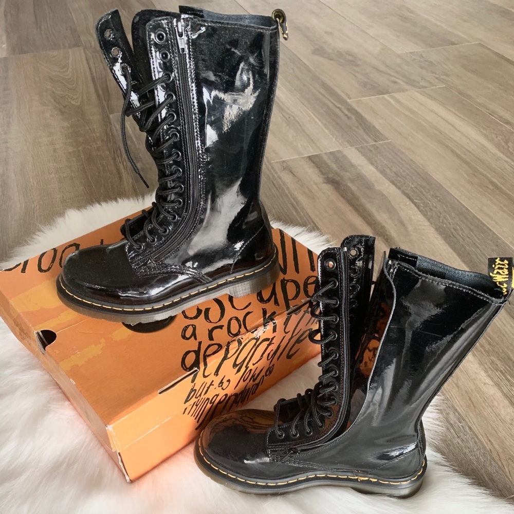 Dr. Martens 9733W Boot